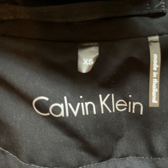 Black raincoat - Picture 3 of 3